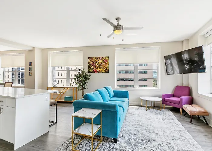Modern Condo Walking Distance To Must-See Attractions Of Nola