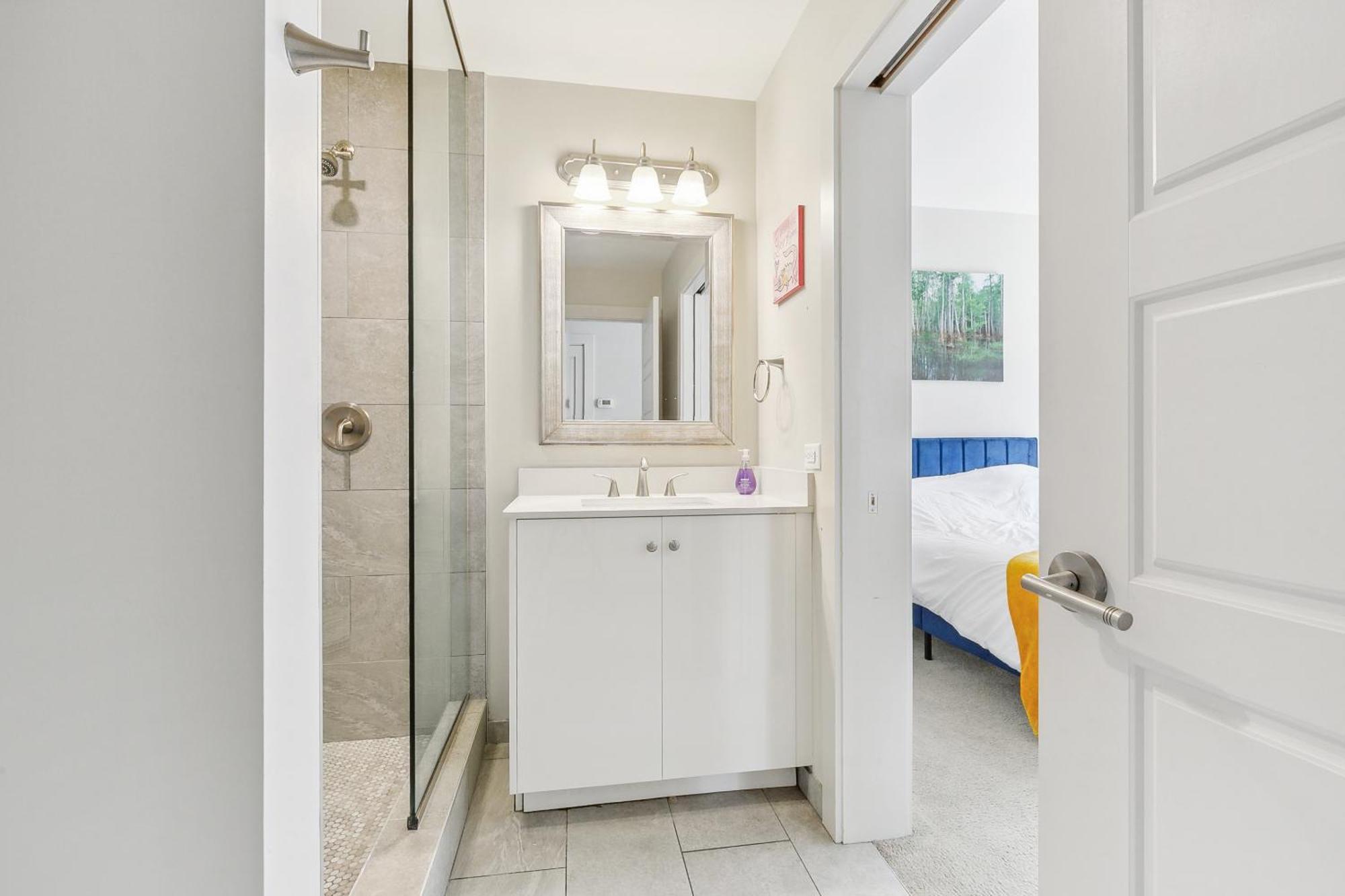 Apartment Modern Walking Distance To Must-see Attractions Of Nola New Orleans